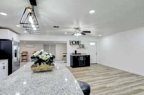 872 Sadnet Circle NE Palm Bay FL 32905