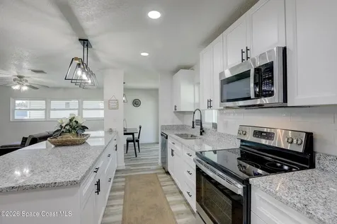 872 Sadnet Circle NE Palm Bay FL 32905
