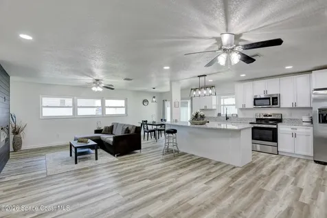 872 Sadnet Circle NE Palm Bay FL 32905