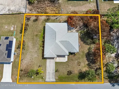 2765 Freemont Avenue SE Palm Bay FL 32909