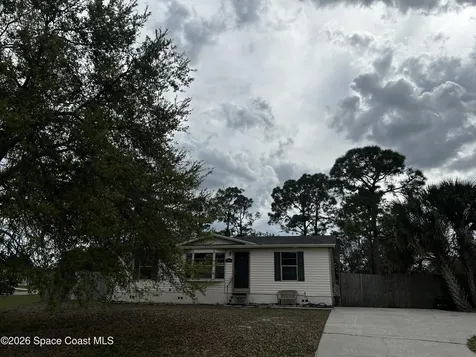 208 Sawyer Street SW Palm Bay FL 32908