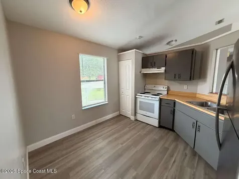 1395 Cox Avenue NW Palm Bay FL 32907