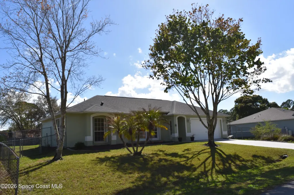 938 Commerce Road SE Palm Bay FL 32909