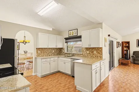 938 Commerce Road SE Palm Bay FL 32909