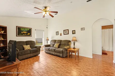 938 Commerce Road SE Palm Bay FL 32909