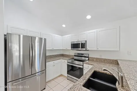 2140 Chinaberry Circle SE Palm Bay FL 32909