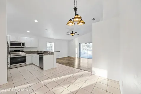 2140 Chinaberry Circle SE Palm Bay FL 32909
