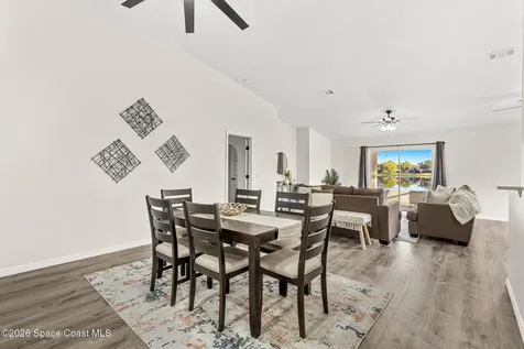 1763 Vista Lake Circle Melbourne FL 32904