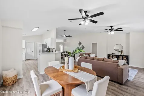 1763 Vista Lake Circle Melbourne FL 32904