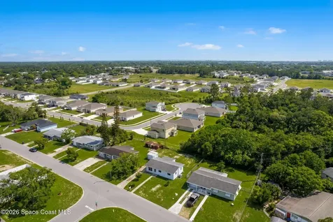 405 Lakeview Avenue Titusville FL 32796