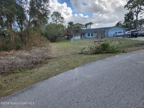 142 Tudor Road SW Palm Bay FL 32908
