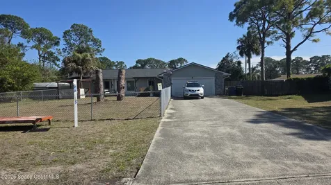 142 Tudor Road SW Palm Bay FL 32908