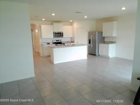 2073 Farmhouse Road SE Palm Bay FL 32909