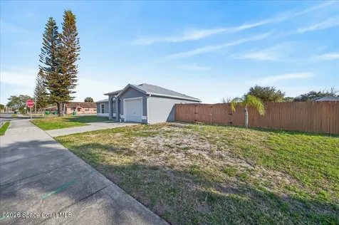 907 School Street Cocoa FL 32922