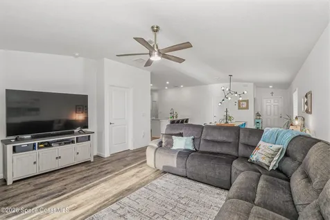 1995 Diablo Circle SW Palm Bay FL 32908