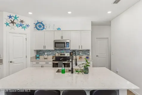 1995 Diablo Circle SW Palm Bay FL 32908