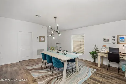 1995 Diablo Circle SW Palm Bay FL 32908