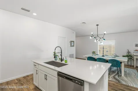 1995 Diablo Circle SW Palm Bay FL 32908