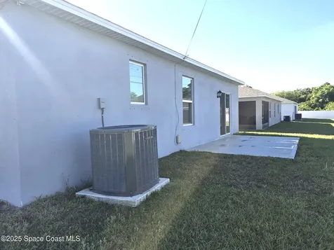 8975 102nd Avenue Vero Beach FL 32967