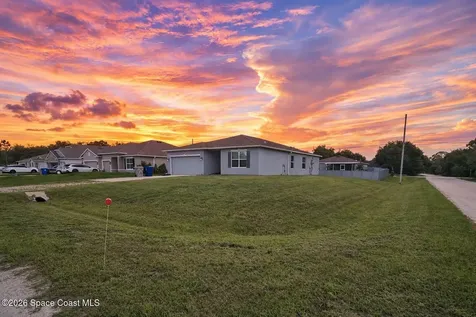 8975 102nd Avenue Vero Beach FL 32967
