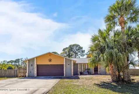 4651 N Friday Circle Cocoa FL 32926