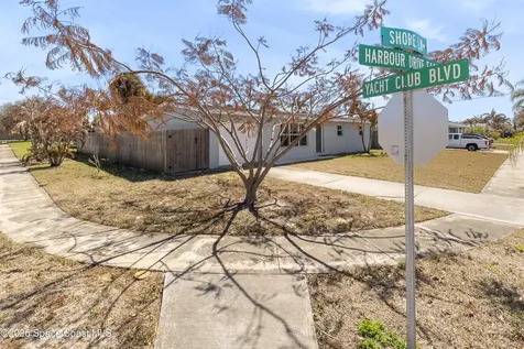 250 Harbour Drive E Indian Harbour Beach FL 32937