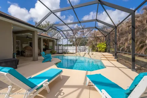 111 Via Catalano Court NE Palm Bay FL 32907