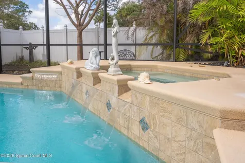 111 Via Catalano Court NE Palm Bay FL 32907