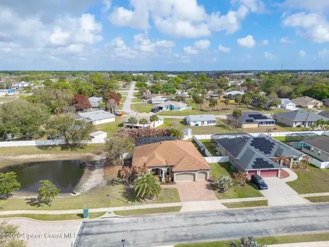 111 Via Catalano Court NE Palm Bay FL 32907