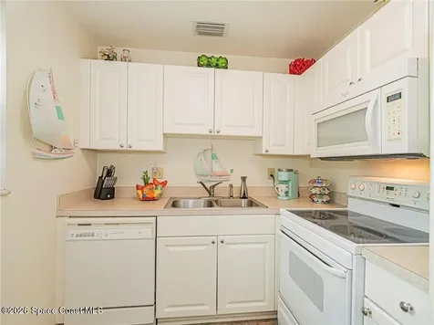 12 Vista Palm Lane Vero Beach FL 32962