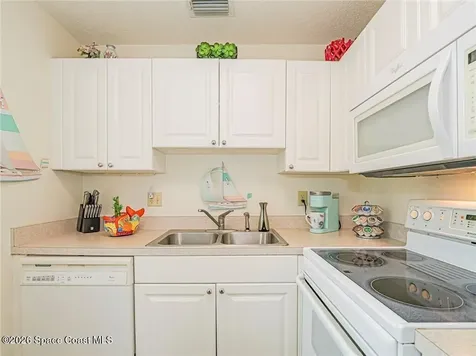 12 Vista Palm Lane Vero Beach FL 32962