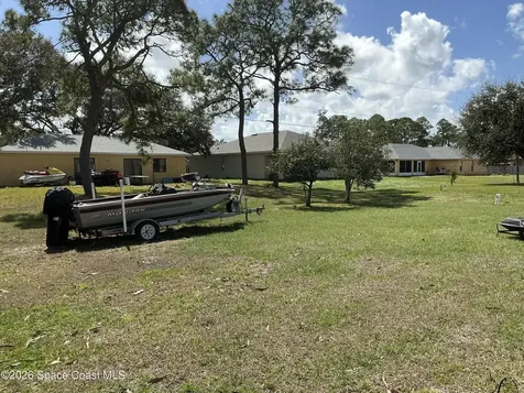 872 Autumn Street SE Palm Bay FL 32909