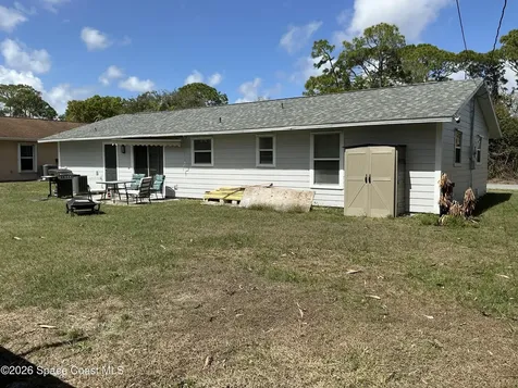 872 Autumn Street SE Palm Bay FL 32909