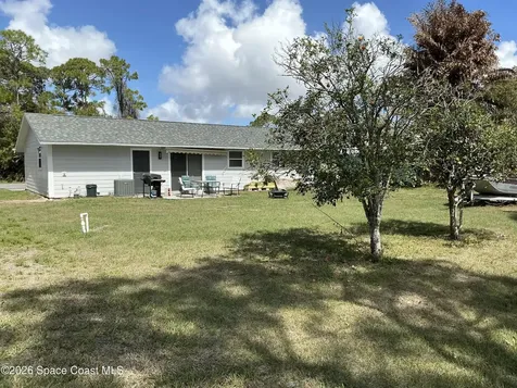 872 Autumn Street SE Palm Bay FL 32909