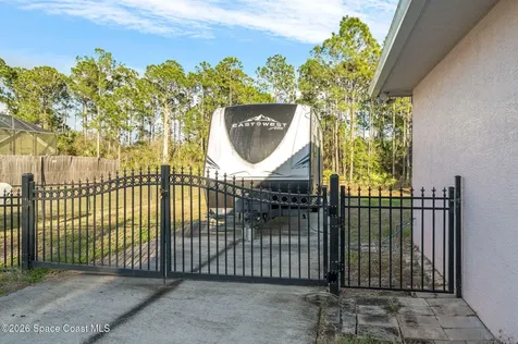5025 Fawn Lake Boulevard Mims FL 32754