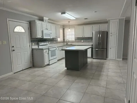 810 Wren Circle Barefoot Bay FL 32976