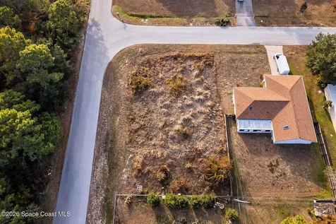 1085 Tahiti Avenue SE Palm Bay FL 32909