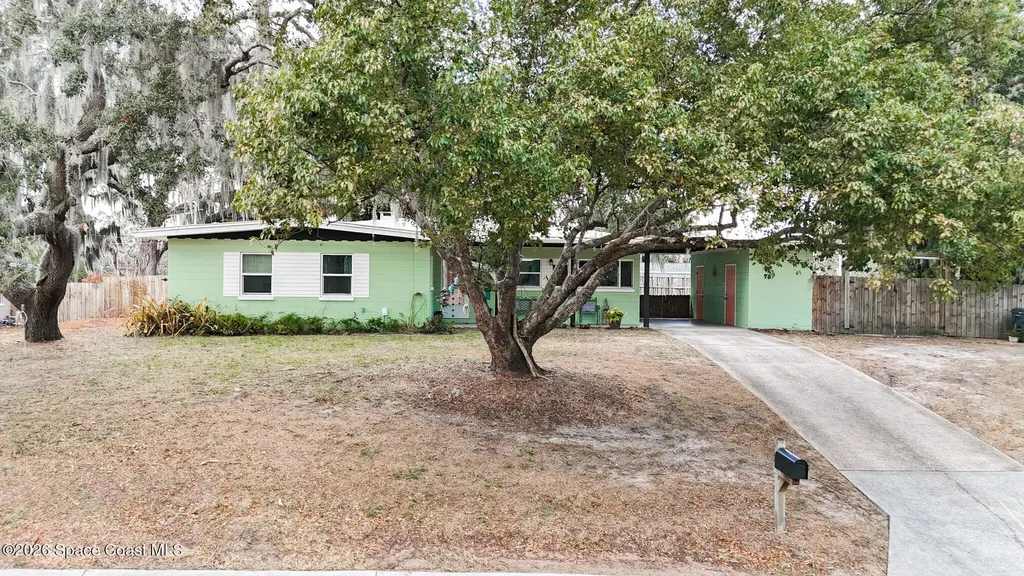 2 Holiday Lane S Titusville FL 32796