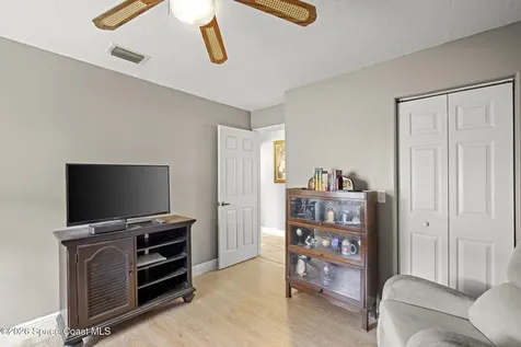 472 Arbor Street Sebastian FL 32958
