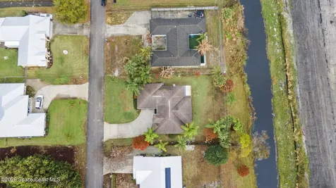 472 Arbor Street Sebastian FL 32958