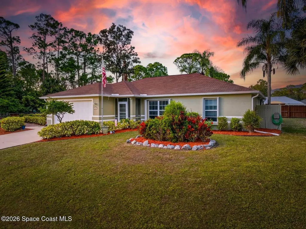 1585 Degamma Street NW Palm Bay FL 32907