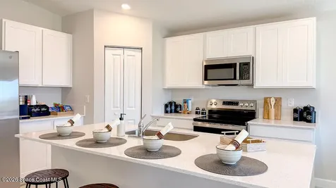 1860 Bayou Avenue SW Palm Bay FL 32908