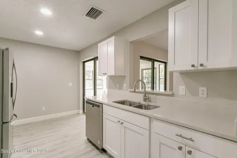 1847 Parrsboro Street NW Palm Bay FL 32907