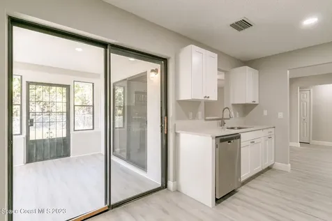 1847 Parrsboro Street NW Palm Bay FL 32907