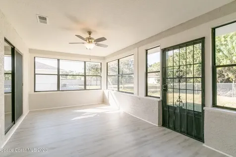 1847 Parrsboro Street NW Palm Bay FL 32907