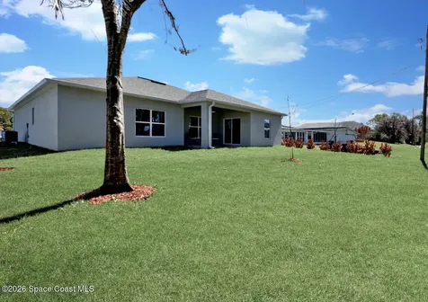 418 Easy Street Sebastian FL 32958