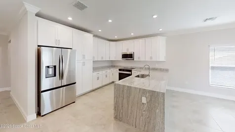 418 Easy Street Sebastian FL 32958