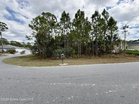 2851 Fountainbleau Avenue SE Palm Bay FL 32909