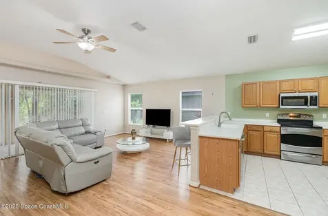 936 Tavernier Circle NE Palm Bay FL 32905