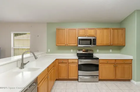 936 Tavernier Circle NE Palm Bay FL 32905